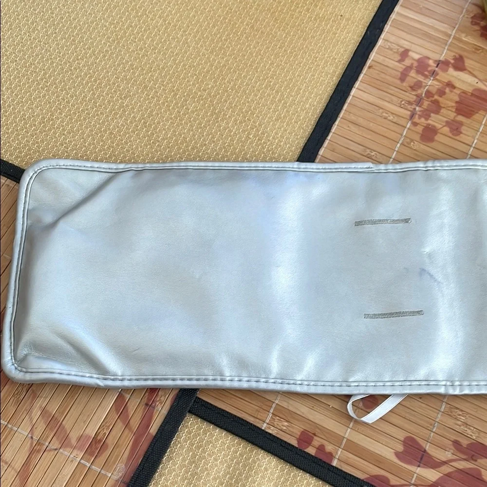 CHI Hair Straightener - Picture 7 of 9